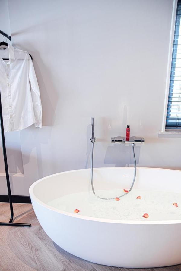 Harbour Suites Boutique Hotel مونِكِندام المظهر الخارجي الصورة